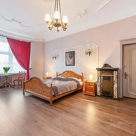 Pałacyk Deja Vu Hotel apartamentowy 3*