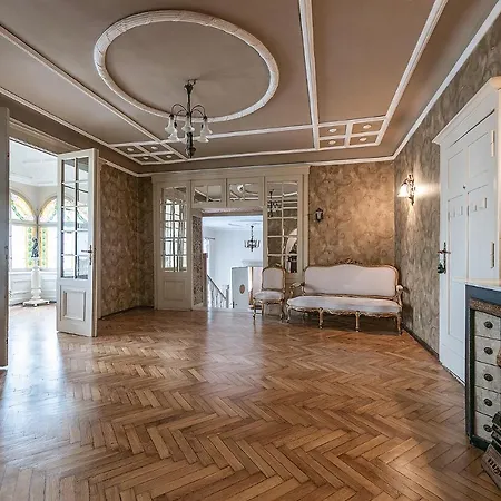 Pałacyk Deja Vu Hotel apartamentowy