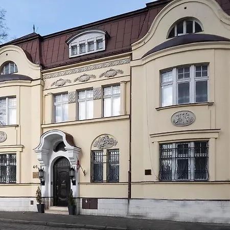 Pałacyk Deja Vu Hotel apartamentowy 3*
