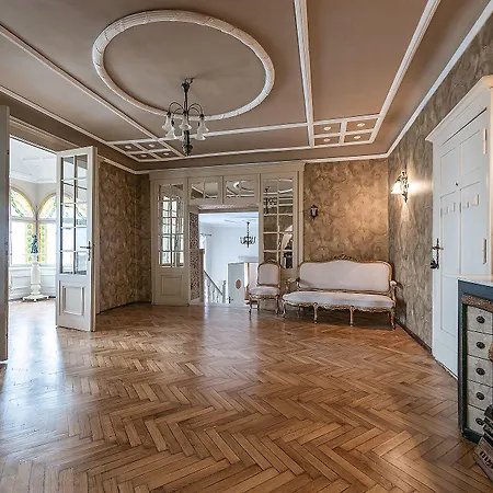 Palacyk Deja Vu Aparthotel 3*