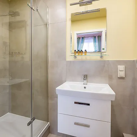 Pałacyk Deja Vu Hotel apartamentowy 3*