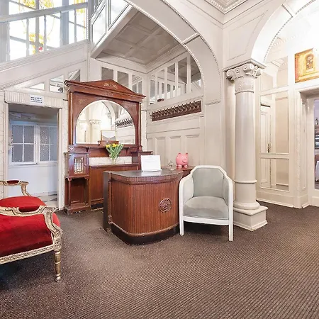 Pałacyk Deja Vu Hotel apartamentowy Łódź